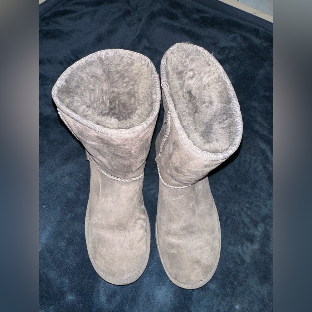 UGG Grey Shearling Lined Boots (worn)